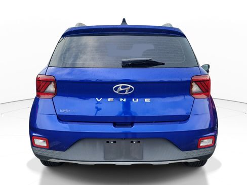 Used 2022 Hyundai Venue Limited FWD image 6