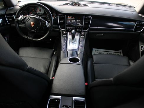 Used 2013 Porsche Panamera S image 19
