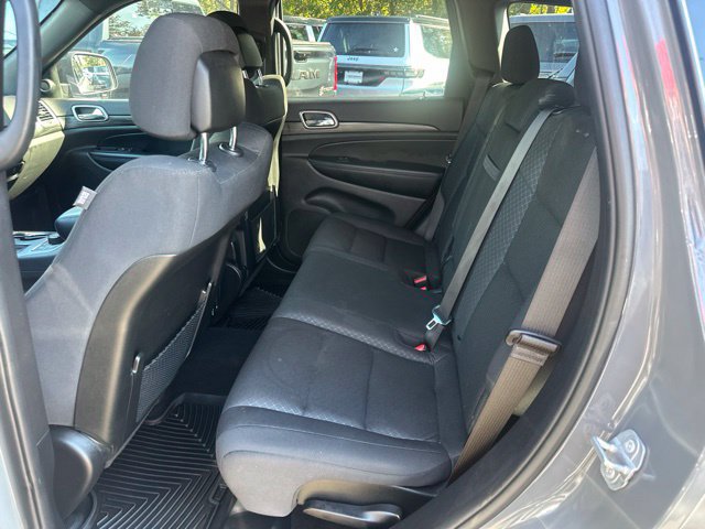 Used 2019 Jeep Grand Cherokee Laredo AWD/4WD image 27