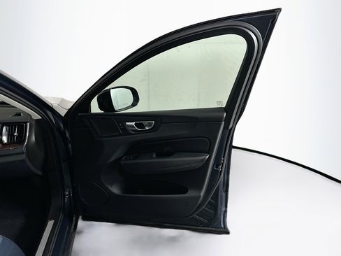 Used 2024 Volvo XC60 B5 Plus image 32