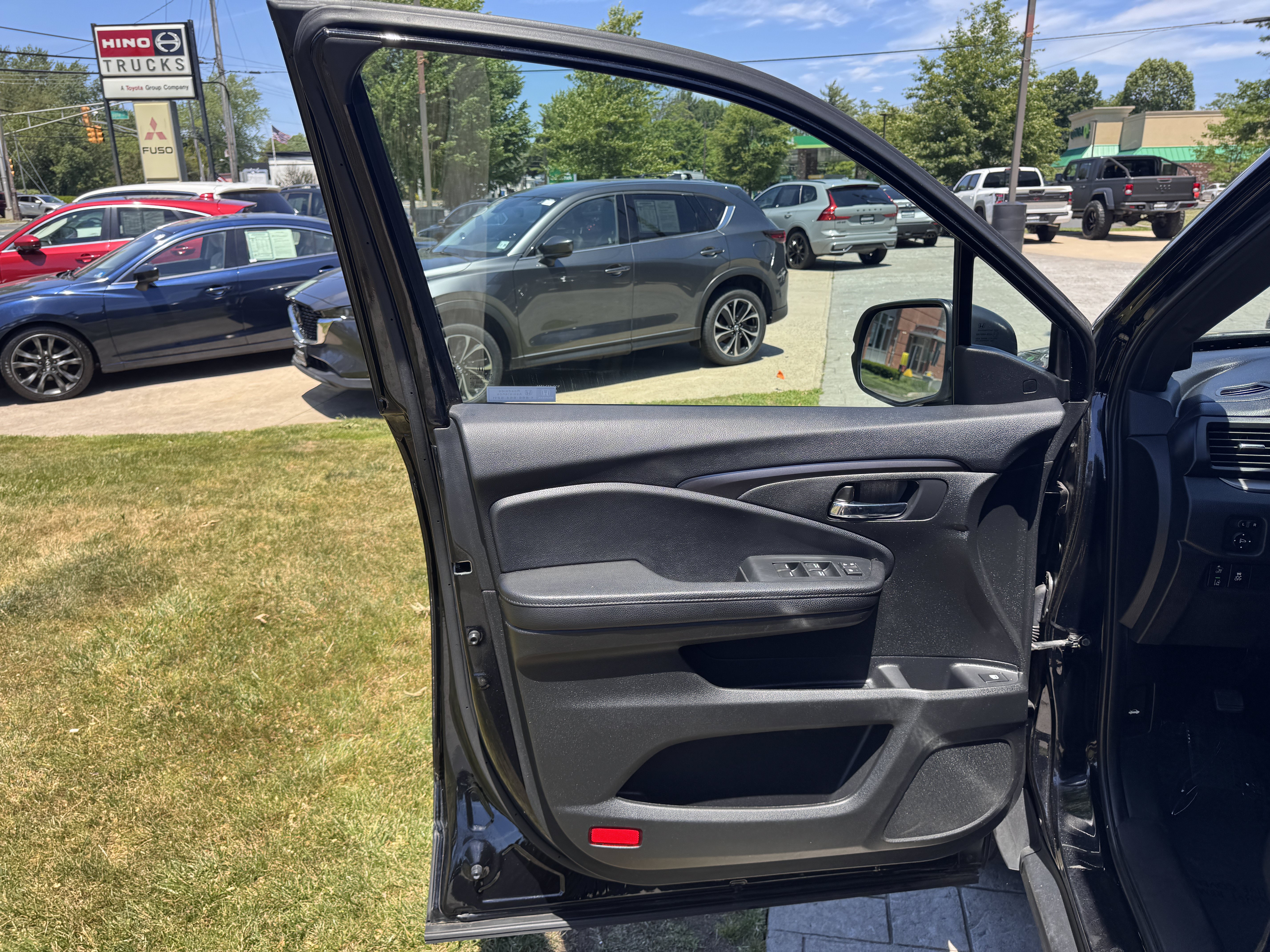 Used 2022 Honda Pilot Sport image 22