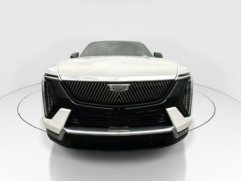 Used 2025 Cadillac Escalade IQ Luxury 2 AWD/4WD image 3