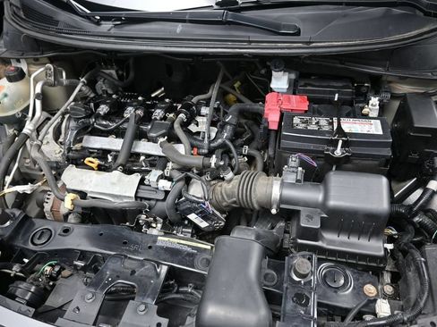 Used 2021 Nissan Versa SV FWD image 11