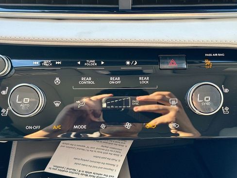 Used 2026 INFINITI QX60 Luxe w/ Cargo Package FWD image 17