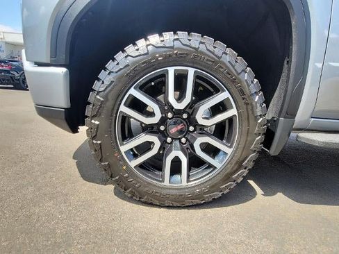 Used 2023 GMC Sierra 1500 AT4 w/ AT4 Premium Package AWD/4WD image 32