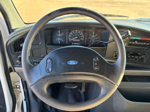 Used 1993 Ford E-350 and Econoline 350 XLT RWD image 16