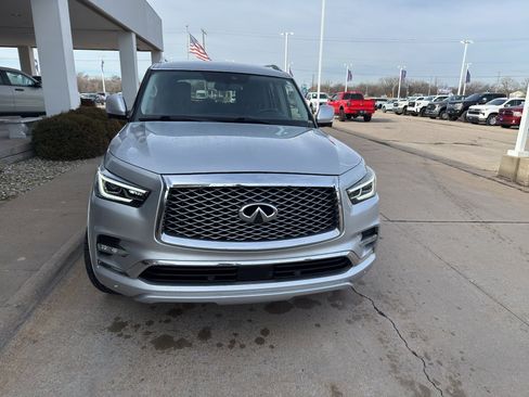 Used 2018 INFINITI QX80 4WD w/ Driver Assistance Package image 2