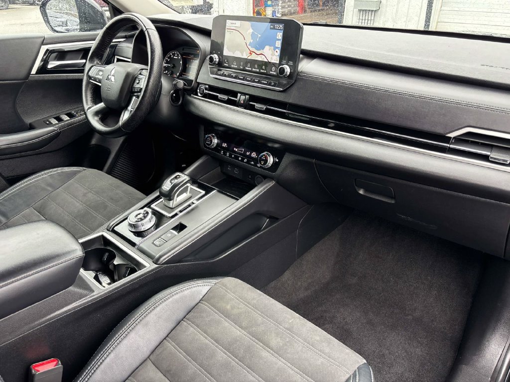 Used 2023 Mitsubishi Outlander Ralliart AWD/4WD image 20