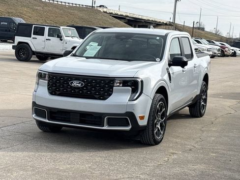 Used 2025 Ford Maverick Lariat image 13
