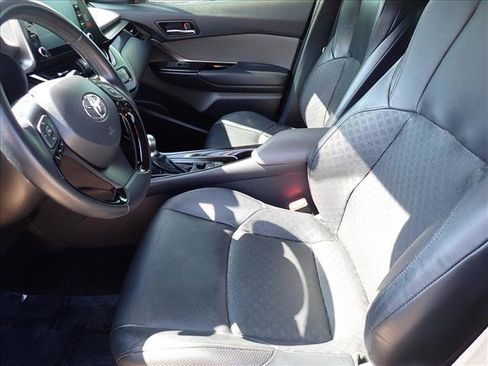 Used 2020 Toyota C-HR Limited FWD image 11