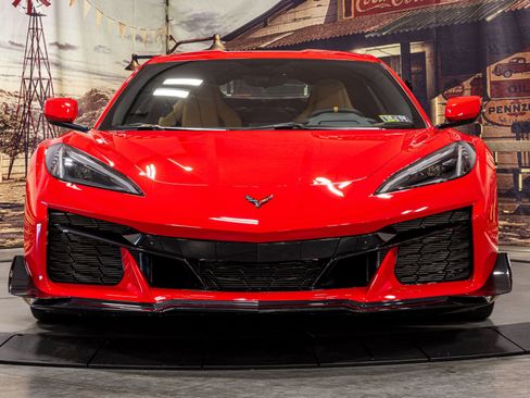 Used 2023 Chevrolet Corvette Z06 w/ Z07 Performance Package image 4