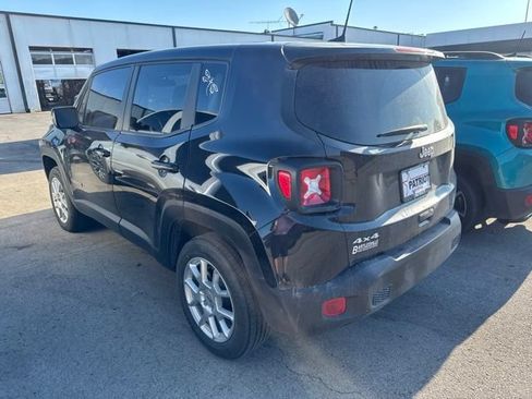 Used 2023 Jeep Renegade Latitude AWD/4WD image 4