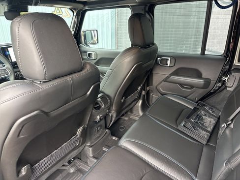 Used 2024 Jeep Wrangler High Altitude image 19