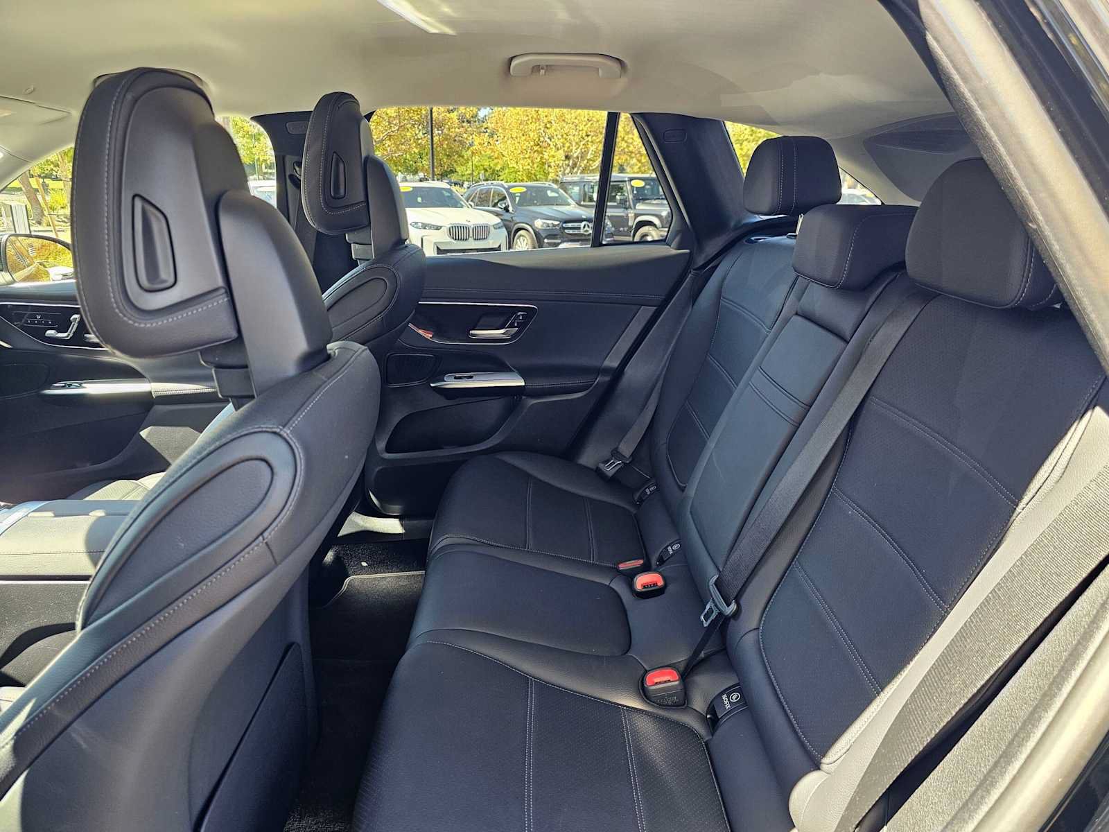 Used 2025 Mercedes-Benz GLC 350e 4MATIC image 16