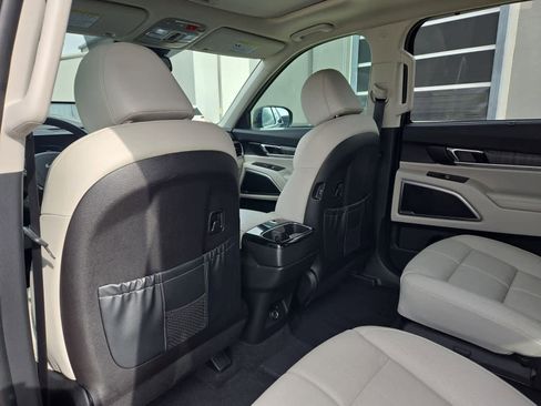 Certified 2025 Kia Telluride EX w/ EX Captain's Chair Package image 17