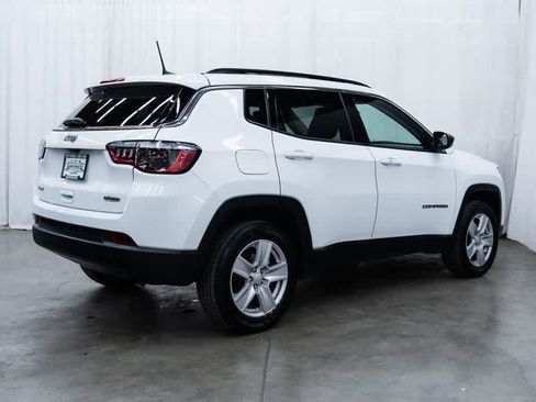 Used 2022 Jeep Compass Latitude w/ Convenience Group AWD/4WD image 6