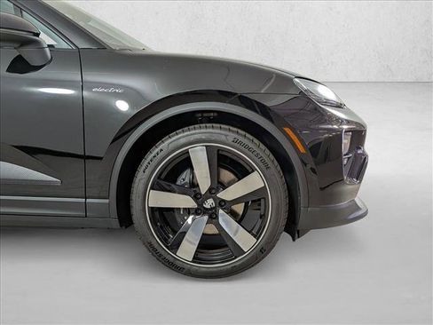 New 2026 Porsche Macan Electric image 11