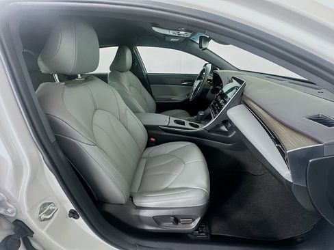 Used 2022 Toyota Avalon XLE image 27