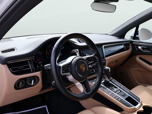 Used 2021 Porsche Macan AWD/4WD image 4