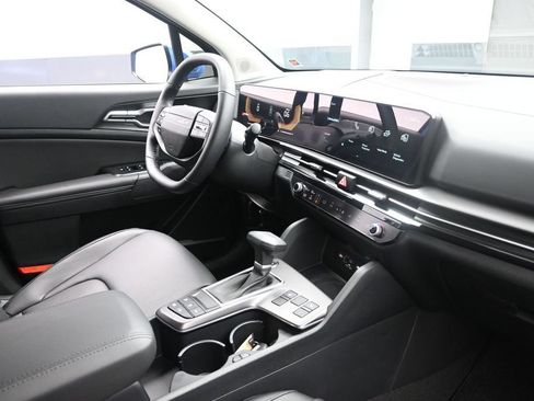 Used 2026 Kia Sportage EX FWD image 30