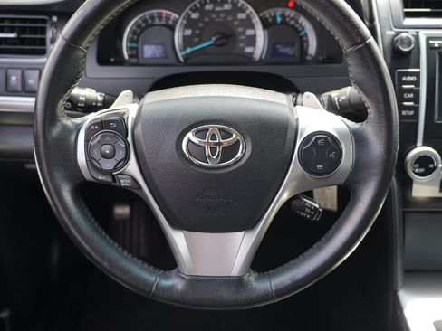 Used 2014 Toyota Camry SE FWD image 23