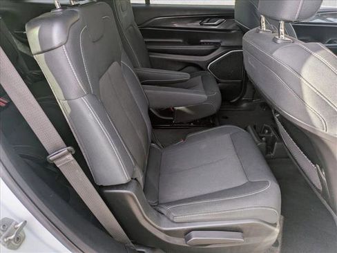 Used 2021 Jeep Grand Cherokee L Laredo w/ Luxury Tech Group I image 19