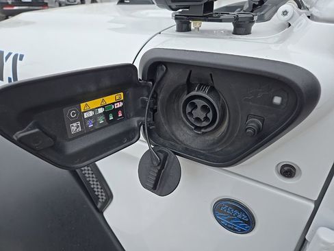 Used 2023 Jeep Wrangler Unlimited AWD/4WD image 21
