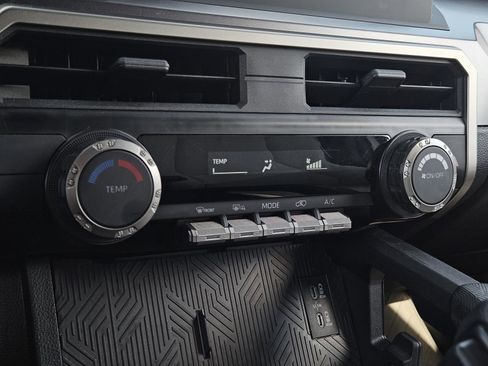 Used 2025 Toyota 4Runner SR5 image 22