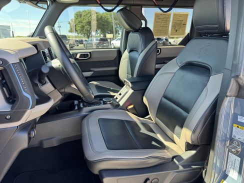 Used 2023 Ford Bronco Wildtrak image 28