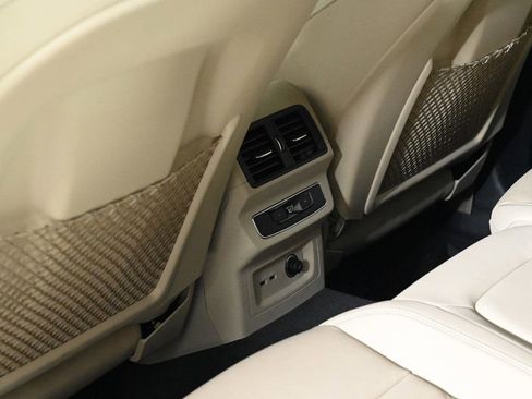 Certified 2025 Audi Q5 2.0T Premium Plus w/ Premium Plus Package image 18