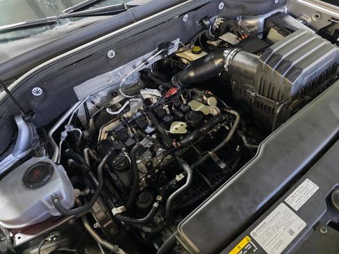 Used 2024 Volkswagen Atlas SE image 44