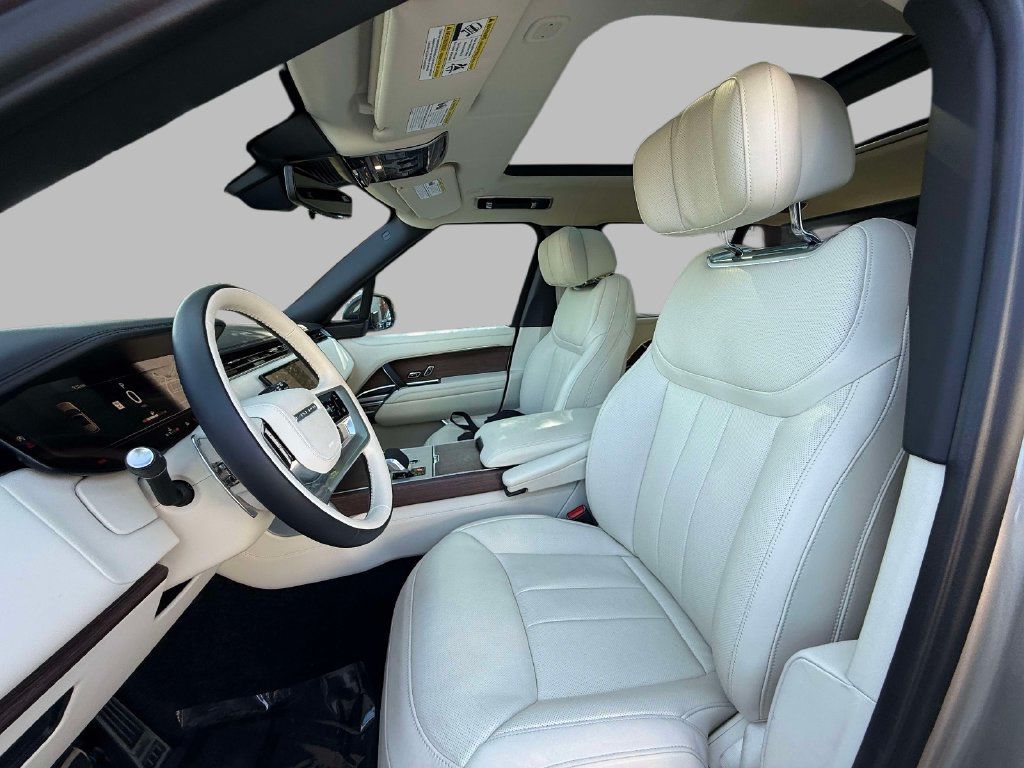 Used 2024 Land Rover Range Rover Long Wheelbase Autobiography AWD/4WD image 2