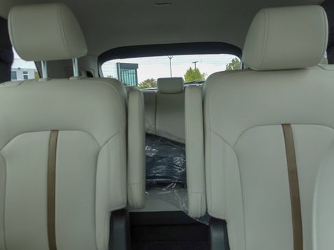 Used 2024 MAZDA CX-90 Plug-In Hybrid w/ Premium Plus AWD/4WD image 15