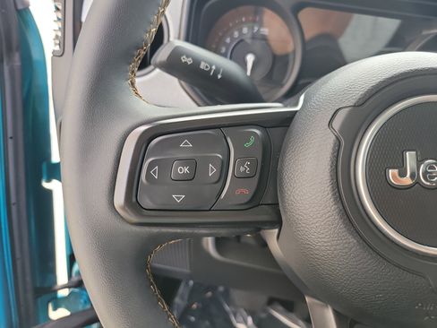 Used 2024 Jeep Wrangler Unlimited AWD/4WD image 23