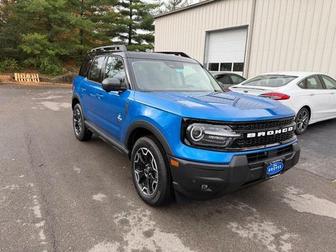 New 2025 Ford Bronco Sport Outer Banks w/ Outer Banks Tech Package+ AWD/4WD image 3
