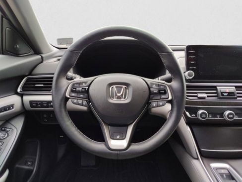 Used 2019 Honda Accord Touring image 15