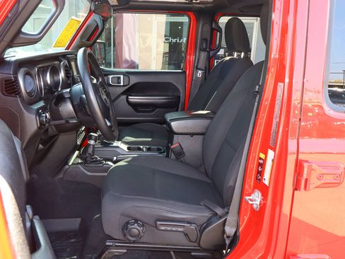 Used 2021 Jeep Wrangler Unlimited Sport AWD/4WD image 7