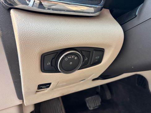 Used 2017 Lincoln Continental Premiere FWD image 14
