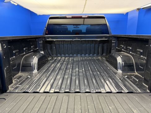 Used 2021 Chevrolet Silverado 1500 LT Trail Boss AWD/4WD image 28