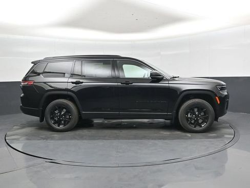 New 2026 Jeep Grand Cherokee L 4WD image 2