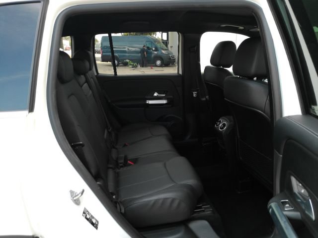 Used 2022 Mercedes-Benz GLB 250 4MATIC w/ Premium Package Lite image 24