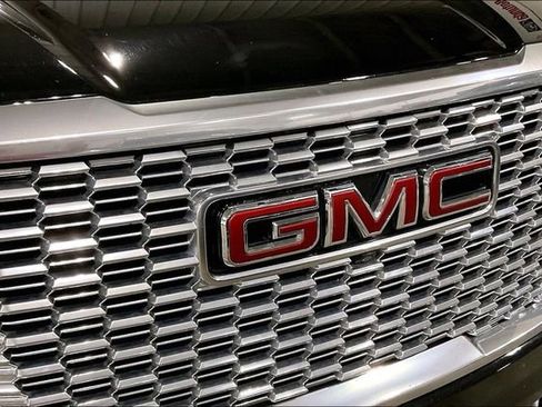 Used 2023 GMC Yukon Denali image 29