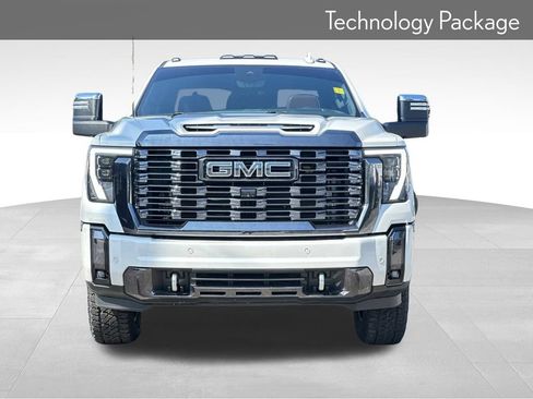 Used 2024 GMC Sierra 2500 Denali Ultimate w/ Max Trailering Package AWD/4WD image 8