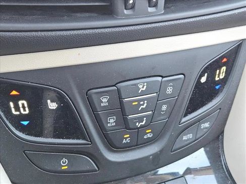 Used 2017 Buick Envision Essence image 9