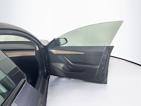 Used 2023 Tesla Model 3 Standard Range image 34