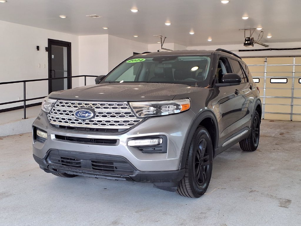 Used 2024 Ford Explorer XLT w/ Equipment Group 202A RWD image 20
