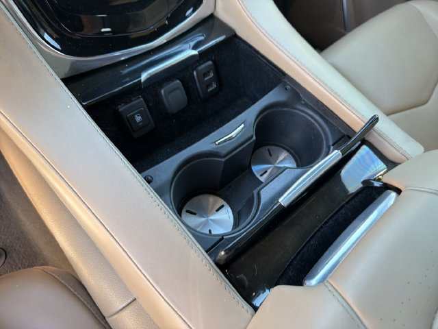 Used 2019 Cadillac Escalade Platinum RWD image 32