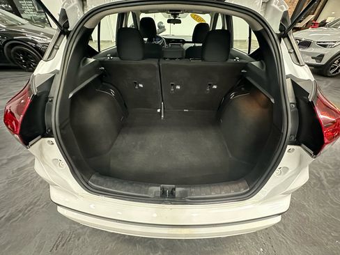 Used 2022 Nissan Kicks S image 15