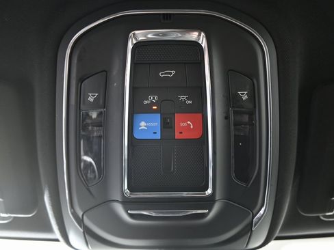 Used 2023 Jeep Grand Cherokee Altitude image 31