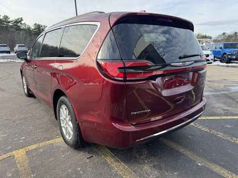 Used 2022 Chrysler Pacifica Touring-L w/ Uconnect Theater Family Group image 3
